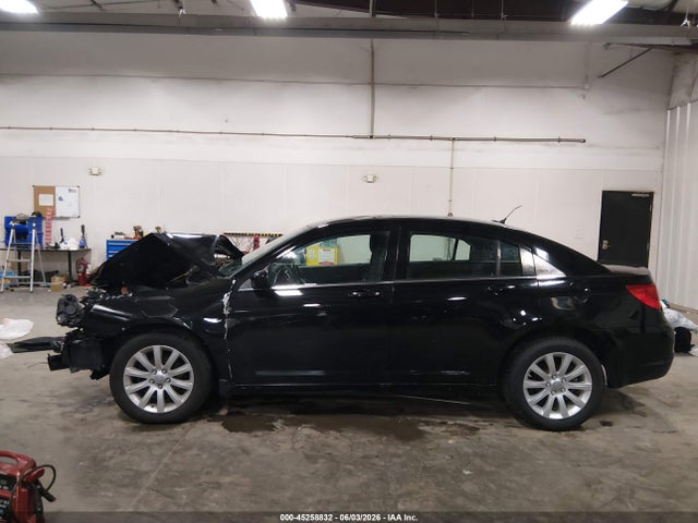 2013 Chrysler 200 Touring მანქანა იყიდება აუქციონზე, vin: 1C3CCBBB4DN629546, აუქციონის ნომერი: 45258832
