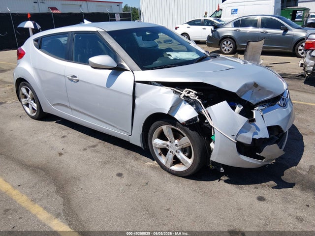 45258839 :رقم المزاد ، KMHTC6AD5DU175850 vin ، 2013 Hyundai Veloster Base W/black مزاد بيع