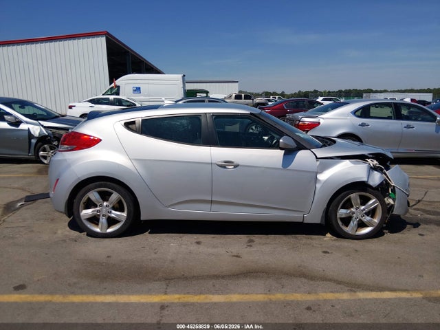 Продажа на аукционе авто 2013 Hyundai Veloster Base W/black, vin: KMHTC6AD5DU175850, номер лота: 45258839