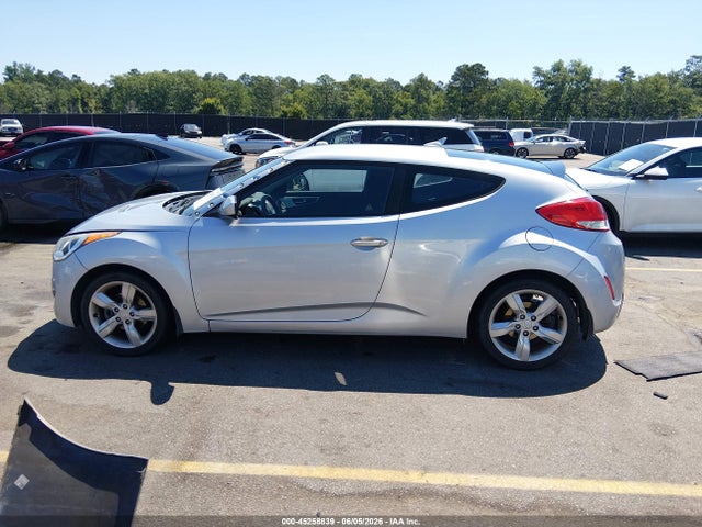 Продажа на аукционе авто 2013 Hyundai Veloster Base W/black, vin: KMHTC6AD5DU175850, номер лота: 45258839