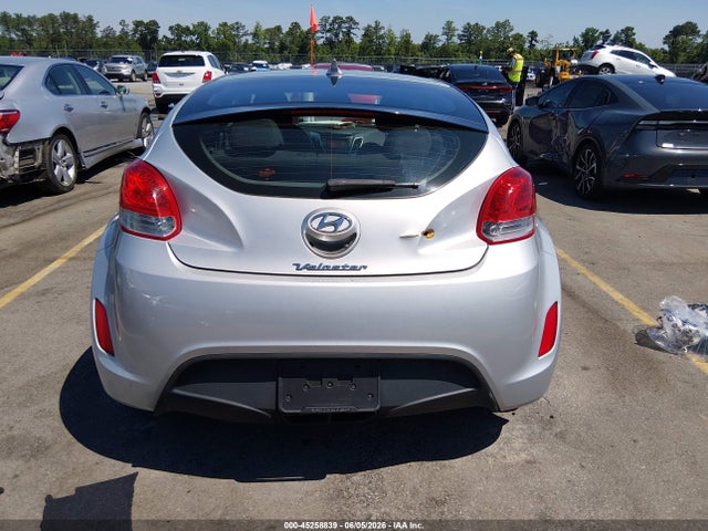 Продажа на аукционе авто 2013 Hyundai Veloster Base W/black, vin: KMHTC6AD5DU175850, номер лота: 45258839
