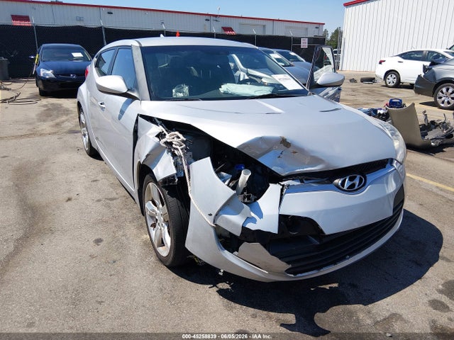 Продажа на аукционе авто 2013 Hyundai Veloster Base W/black, vin: KMHTC6AD5DU175850, номер лота: 45258839