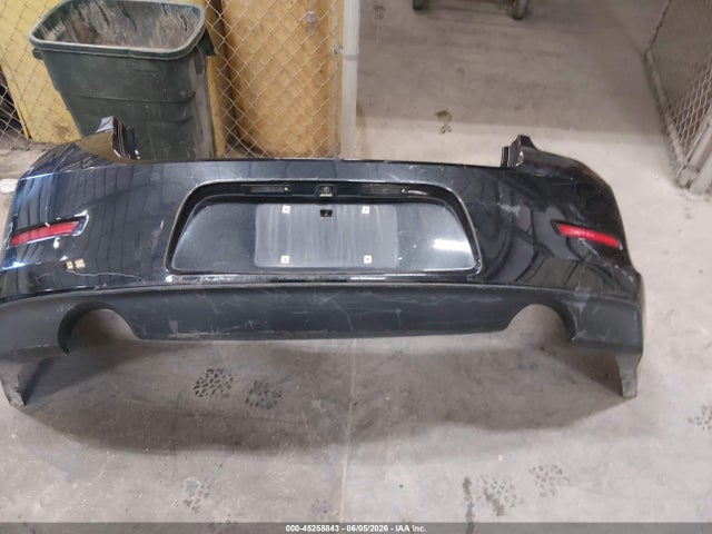 Продажа на аукционе авто 2015 Chevrolet Malibu 1lz, vin: 1G11F5SL5FF198760, номер лота: 45258843