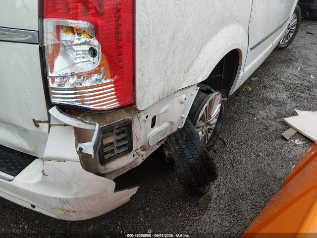 2015 Chrysler Town & Country Touring-l მანქანა იყიდება აუქციონზე, vin: 2C4RC1CG1FR628502, აუქციონის ნომერი: 45258958