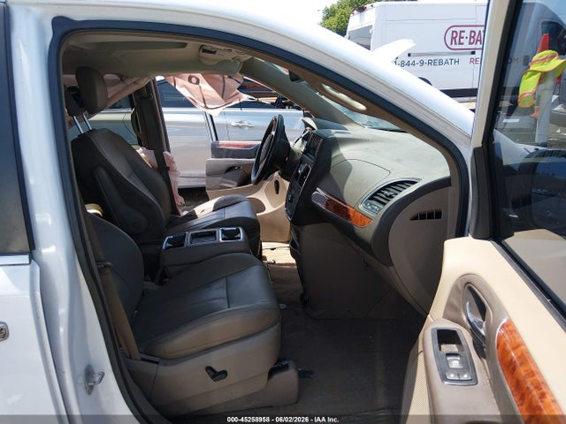 2015 Chrysler Town & Country Touring-l მანქანა იყიდება აუქციონზე, vin: 2C4RC1CG1FR628502, აუქციონის ნომერი: 45258958