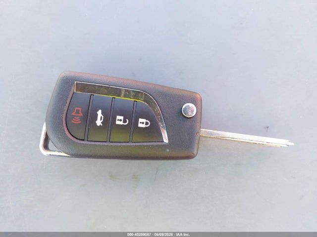 45259087 :رقم المزاد ، 5YFEPMAE3MP181318 vin ، 2021 Toyota Corolla Le مزاد بيع