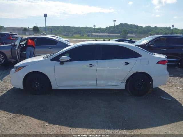 45259087 :رقم المزاد ، 5YFEPMAE3MP181318 vin ، 2021 Toyota Corolla Le مزاد بيع