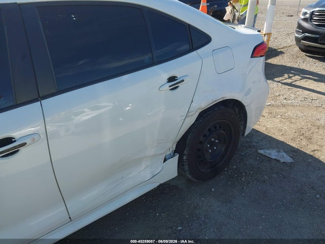 45259087 :رقم المزاد ، 5YFEPMAE3MP181318 vin ، 2021 Toyota Corolla Le مزاد بيع