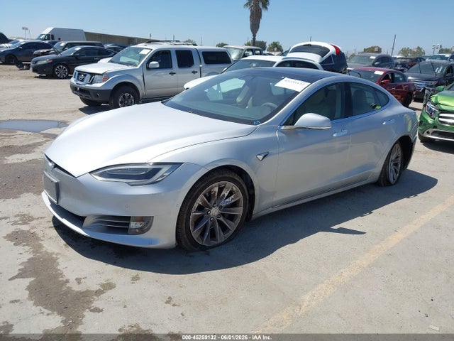 Tesla Model S 60/75 2017 5YJSA1E16HF180336 Image 2
