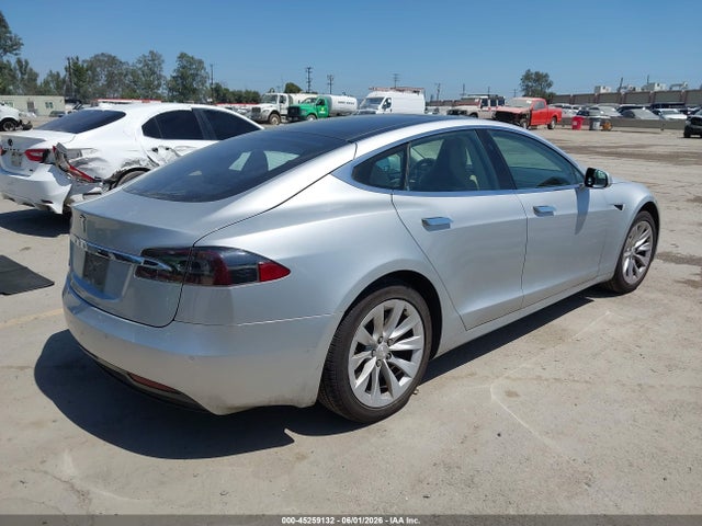 Tesla Model S 60/75 2017 5YJSA1E16HF180336 Image 4