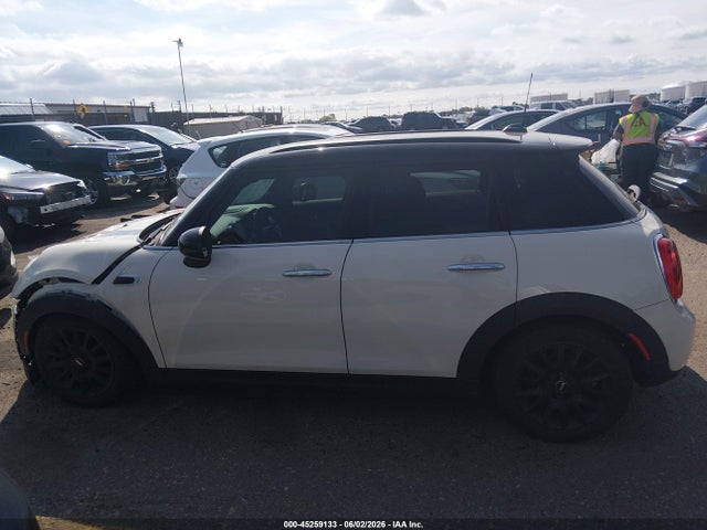 Продажа на аукционе авто 2015 Mini Hardtop Cooper, vin: WMWXS5C54F2C63294, номер лота: 45259133