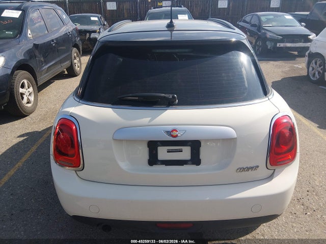 Продажа на аукционе авто 2015 Mini Hardtop Cooper, vin: WMWXS5C54F2C63294, номер лота: 45259133