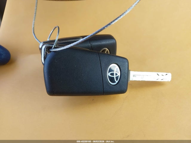 45259165 :رقم المزاد ، 4T1C11AK4MU545757 vin ، 2021 Toyota Camry Le مزاد بيع