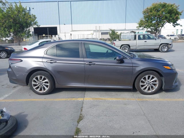 45259165 :رقم المزاد ، 4T1C11AK4MU545757 vin ، 2021 Toyota Camry Le مزاد بيع