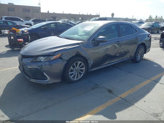 45259165 :رقم المزاد ، 4T1C11AK4MU545757 vin ، 2021 Toyota Camry Le مزاد بيع