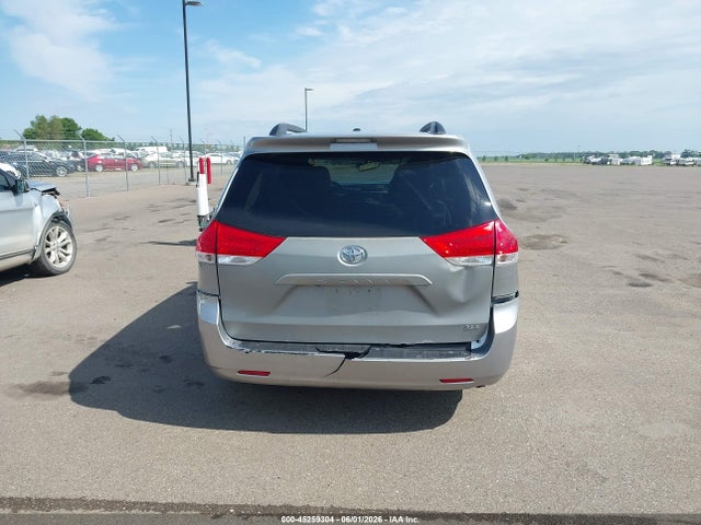 45259304 :رقم المزاد ، 5TDYK3DC7CS231238 vin ، 2012 Toyota Sienna Xle V6 8 Passenger مزاد بيع
