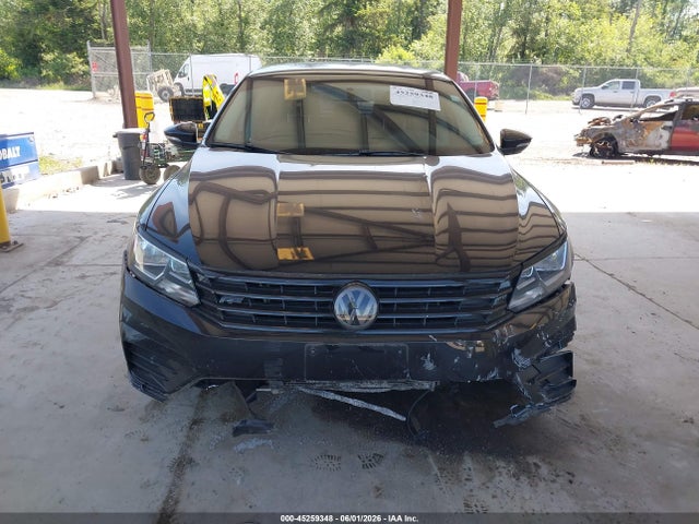 Продажа на аукционе авто 2017 Volkswagen Passat 1.8t R-line, vin: 1VWDT7A32HC068592, номер лота: 45259348