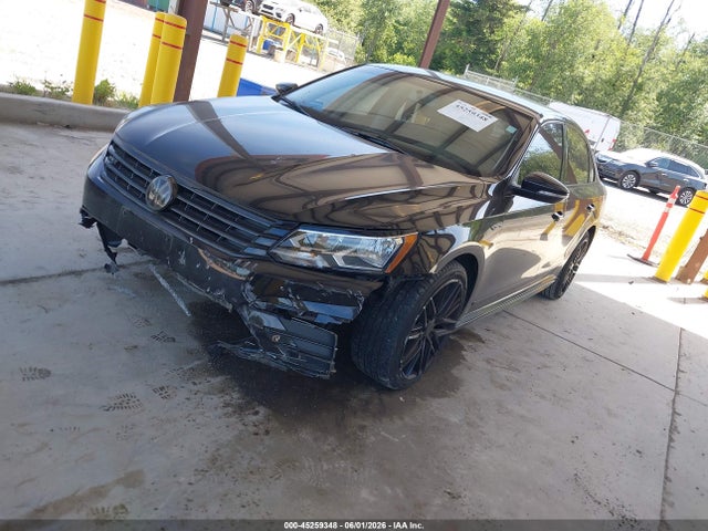 Продажа на аукционе авто 2017 Volkswagen Passat 1.8t R-line, vin: 1VWDT7A32HC068592, номер лота: 45259348