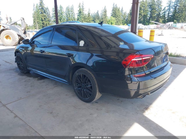Продажа на аукционе авто 2017 Volkswagen Passat 1.8t R-line, vin: 1VWDT7A32HC068592, номер лота: 45259348