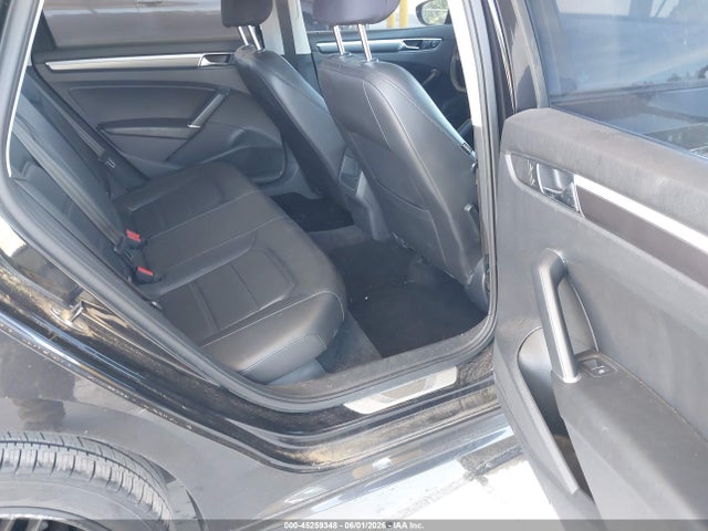 Продажа на аукционе авто 2017 Volkswagen Passat 1.8t R-line, vin: 1VWDT7A32HC068592, номер лота: 45259348