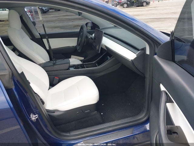 45259394 :رقم المزاد ، 5YJYGDEE2MF061173 vin ، 2021 Tesla Model Y Long Range Dual Motor All-wheel Drive مزاد بيع
