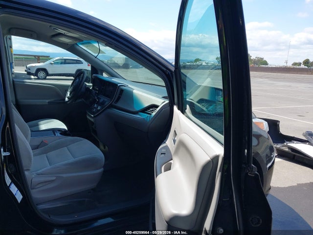 2017 Toyota Sienna Le 7 Passenger მანქანა იყიდება აუქციონზე, vin: 5TDJZ3DCXHS149363, აუქციონის ნომერი: 45259564