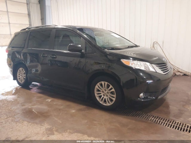 2013 Toyota Sienna Xle V6 8 Passenger მანქანა იყიდება აუქციონზე, vin: 5TDYK3DC3DS299845, აუქციონის ნომერი: 45259583