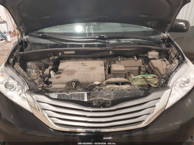 2013 Toyota Sienna Xle V6 8 Passenger მანქანა იყიდება აუქციონზე, vin: 5TDYK3DC3DS299845, აუქციონის ნომერი: 45259583