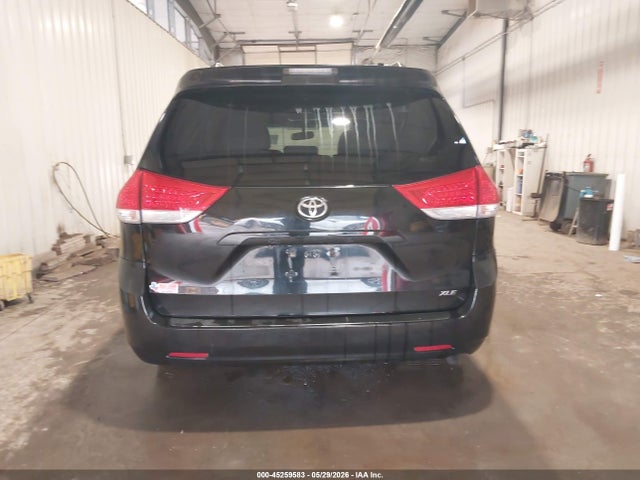 2013 Toyota Sienna Xle V6 8 Passenger მანქანა იყიდება აუქციონზე, vin: 5TDYK3DC3DS299845, აუქციონის ნომერი: 45259583
