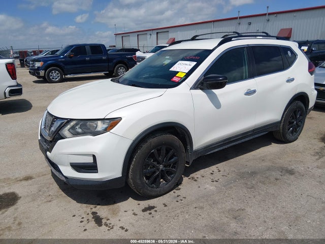 Nissan ROGUE SV 2017 5N1AT2MV4HC895818 Image 2