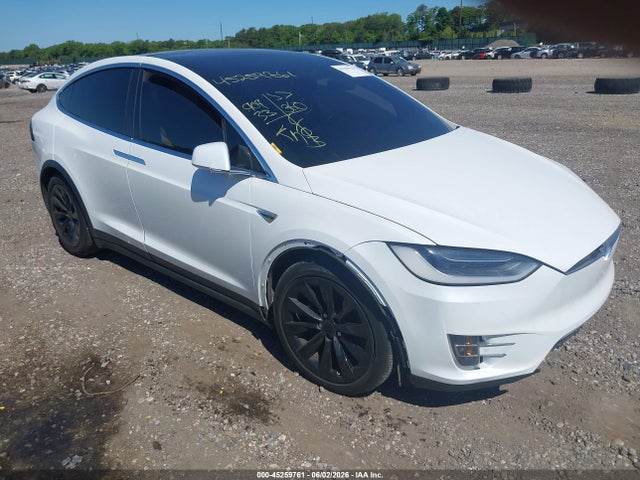 Tesla Model X 60d/70d/75d/90d/p100d 2016 5YJXCBE29GF022148 Image 1
