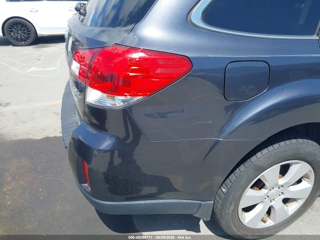 2011 Subaru Outback 2.5i Premium მანქანა იყიდება აუქციონზე, vin: 4S4BRBFC2B3345765, აუქციონის ნომერი: 45259771