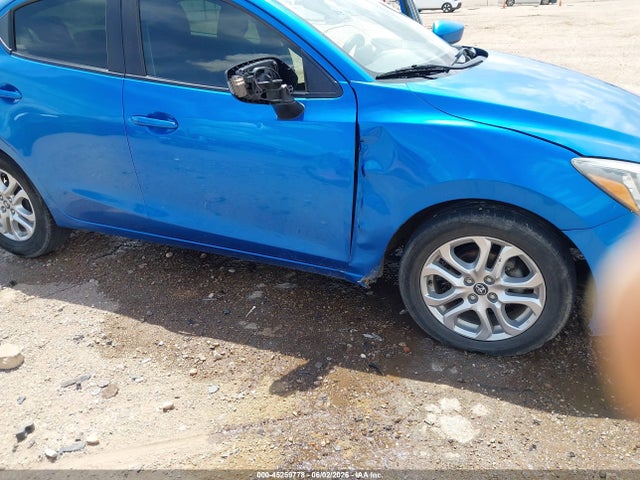3MYDLBYV0JY302143 Toyota YARIS IA