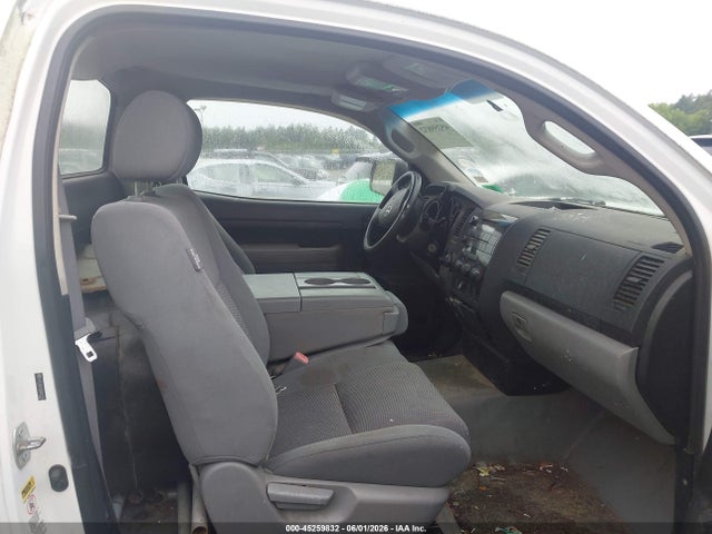 45259832 :رقم المزاد ، 5TFLU52158X012359 vin ، 2008 Toyota Tundra Base V6 مزاد بيع