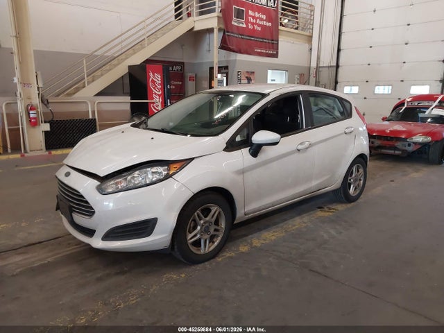 Ford FIESTA SE 2017 3FADP4EJ6HM119045 Image 2