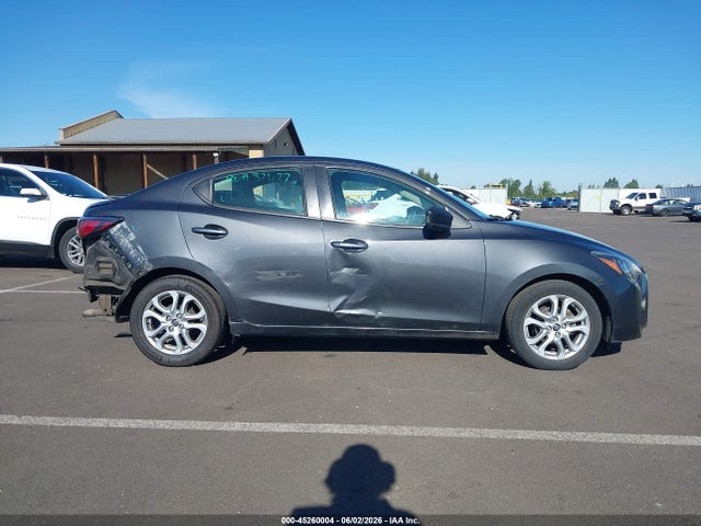 3MYDLBYV6JY312420 Toyota YARIS IA