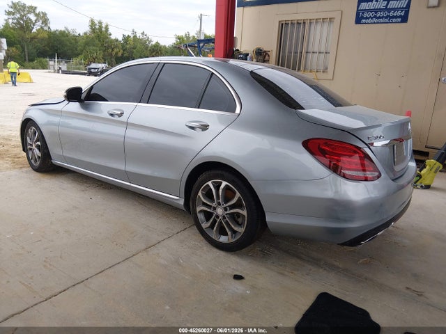 45260027 :رقم المزاد ، 55SWF4JB7FU044330 vin ، 2015 Mercedes-benz C 300 مزاد بيع