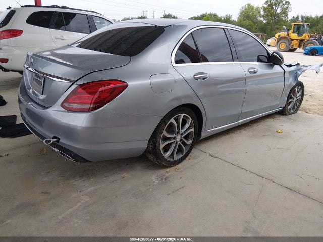 45260027 :رقم المزاد ، 55SWF4JB7FU044330 vin ، 2015 Mercedes-benz C 300 مزاد بيع