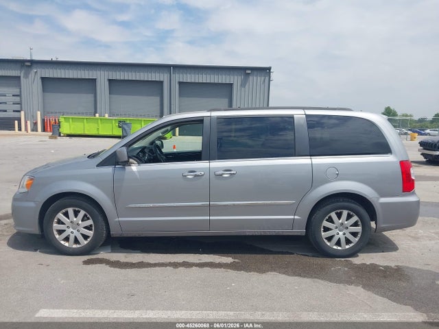 Продаж на аукціоні авто 2015 Chrysler Town & Country Touring, vin: 2C4RC1BG5FR562652, номер лоту: 45260068