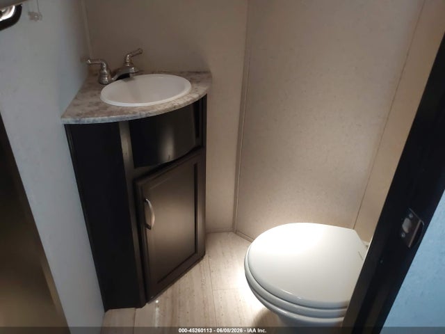 Продажа на аукционе авто 2016 Grand Design Momentum 36' 5th Wheel, vin: 573FM4027G1202046, номер лота: 45260113