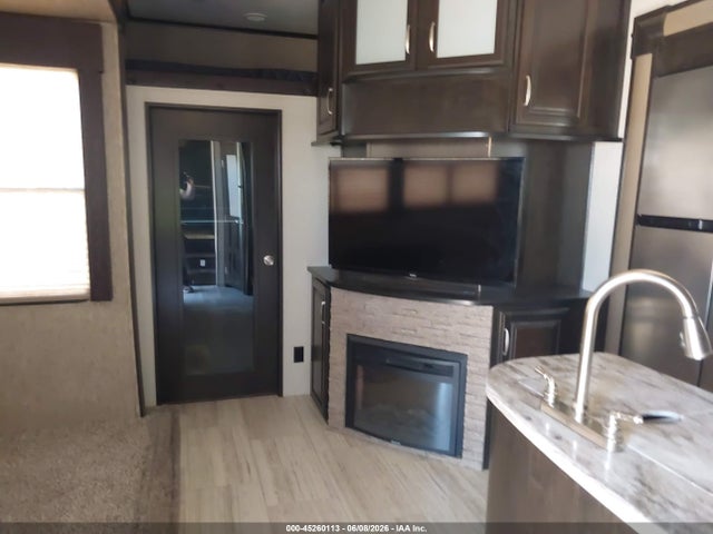 Продажа на аукционе авто 2016 Grand Design Momentum 36' 5th Wheel, vin: 573FM4027G1202046, номер лота: 45260113