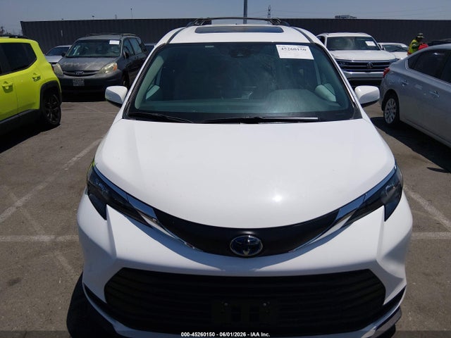 Toyota SIENNA LE 2025 5TDBRKEC0SS261707 Image 12