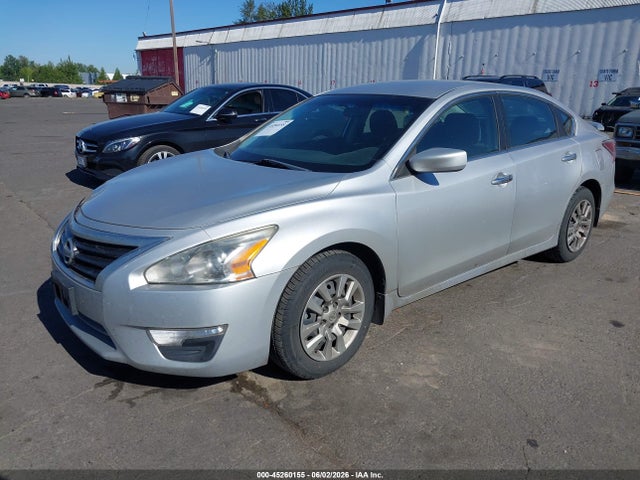Nissan Altima 2.5 S 2015 1N4AL3APXFN314930 Image 2