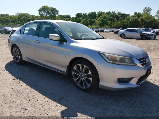 2015 Honda Accord Sport მანქანა იყიდება აუქციონზე, vin: 1HGCR2F56FA151267, აუქციონის ნომერი: 45260182