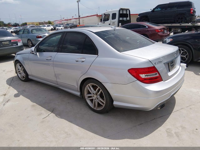 2012 Mercedes-benz C 250 Luxury/sport მანქანა იყიდება აუქციონზე, vin: WDDGF4HB9CR226442, აუქციონის ნომერი: 45260201