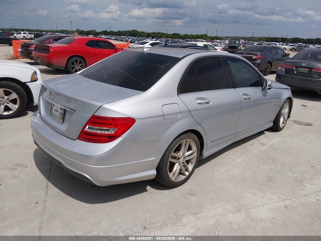 2012 Mercedes-benz C 250 Luxury/sport მანქანა იყიდება აუქციონზე, vin: WDDGF4HB9CR226442, აუქციონის ნომერი: 45260201