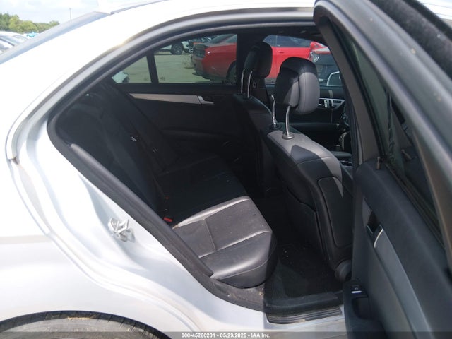 2012 Mercedes-benz C 250 Luxury/sport მანქანა იყიდება აუქციონზე, vin: WDDGF4HB9CR226442, აუქციონის ნომერი: 45260201