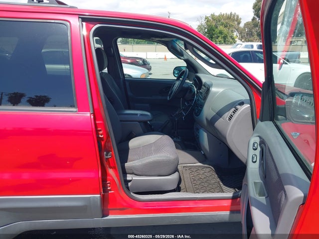 Продажа на аукционе авто 2002 Ford Escape Xlt, vin: 1FMYU04112KD87784, номер лота: 45260325