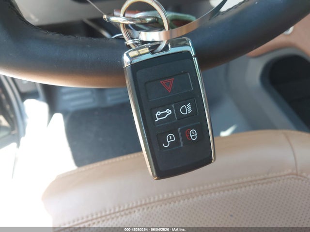45260354 :رقم المزاد ، SALEJFFU5R2295512 vin ، 2024 Land Rover Defender 130 P300 S مزاد بيع