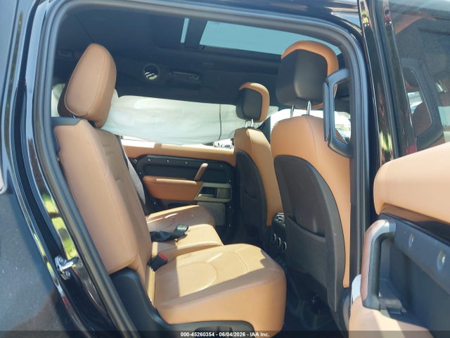 45260354 :رقم المزاد ، SALEJFFU5R2295512 vin ، 2024 Land Rover Defender 130 P300 S مزاد بيع